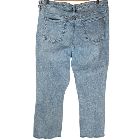 Old Navy Kicker Boot Cut Extra High Rise Distressed Blue Jeans Women’s Size 16 - Picture 2 of 7